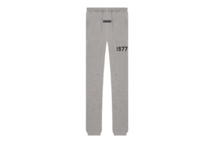 Crafted from 80% cotton French terry, these sweatpants feature an elasticated waistband and ankle cuffs.