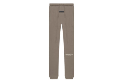 Crafted from 80% cotton French terry, these sweatpants feature an elasticated waistband and ankle cuffs.