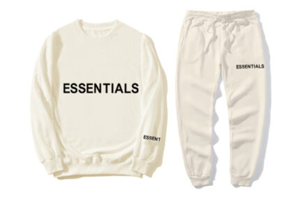 The relaxed fit of the Tracksuit, along with its drawstring hood, ribbed cuffs, and hem, ensures that you feel comfortable and stylish all day long.
